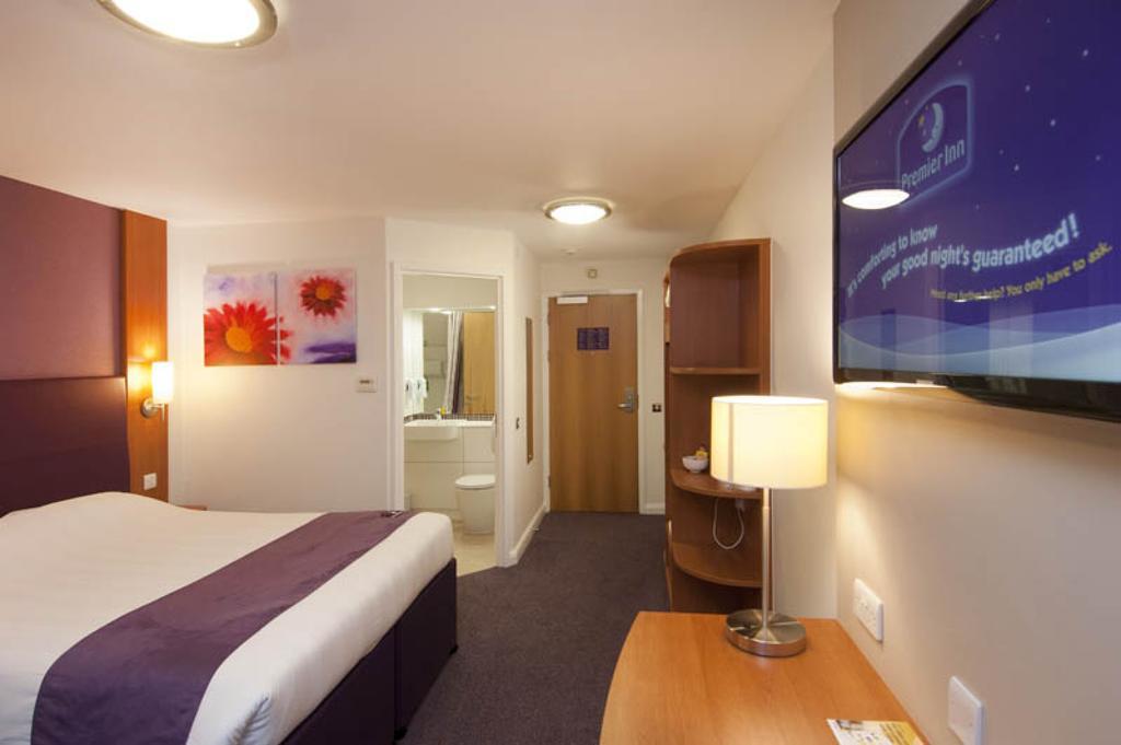 Premier Inn Tonbridge Exterior foto